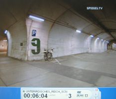 Neckarzimmern: Sicht in Tunnel Nr. 9,
                          abgestellte Fahrrder / Velos