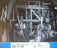 Zwangsarbeiter in Kahla 10:
                            Schalungsarbeiten auf Holzgerst