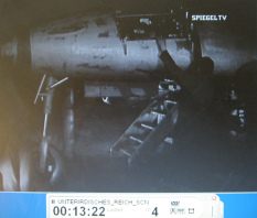 Walpersberg bei Kahla 08: Dsenjger
                            ME262 wird zusammengesetzt