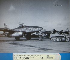 Walpersberg bei Kahla 12: Dsenjger
                            ME262 wird vorbeigezogen