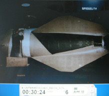 Kohnstein 33: Arbeit an
                          einem Raketenflgel