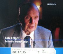 Der britische Ex-Bomberpilot Rob
                Night erzhlt, Zeugenaussage