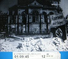 Heimatfront Berlin 10: Schild
                          "Fhrer befiehl, wir folgen!"