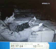 Salzbergwerk Kaiseroda 22, Film,
                          Ami-Soldat zhlt Geldscheine