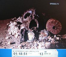 Stuttgart-Killesberg 12,
                          verrottende Gasmaske