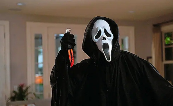 Photo text 5: MASK WITH NOSE OPENING:
"Scream" with Drew Barrymore: Ghostface wears a
mask based on the painting "The Scream" by
Edvard Munch. Photo text 5: MASK WITH NOSE OPENING:
"Scream" with Drew Barrymore: Ghostface wears a
mask based on the painting "The Scream" by
Edvard Munch.