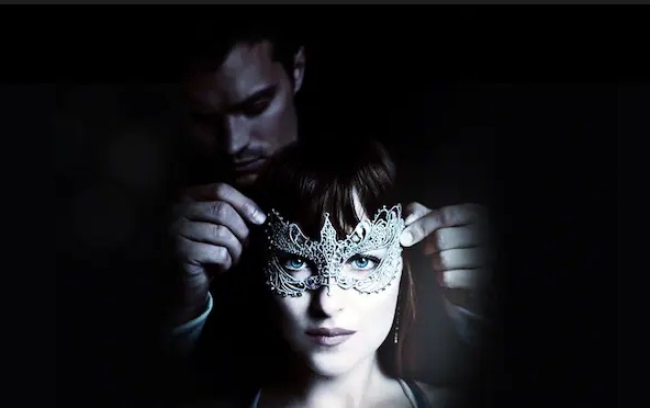 Photo text 13: EYE MASK: "Fifty Shades
Darker" with Dakota Johnson: Masks made of black
satin or trimmed with lace are top devices in erotic
films. Photo text 13: EYE MASK: "Fifty Shades
Darker" with Dakota Johnson: Masks made of black
satin or trimmed with lace are top devices in erotic
films.