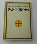 Das Buch
                    von Kalergi "Pan-Europa" - der Plan zur
                    Zerstrung der Nationen und der weissen Rasse in
                    Europa, damit eine jdisch-zionistische
                    Weltregierung regieren kann