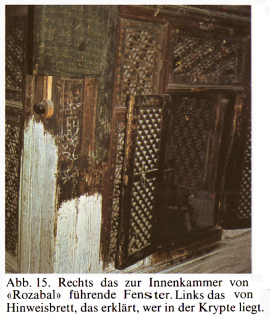 Jesusgrab "Rozabal" in Srinagar
(Kaschmir), die Tür der Innenkammer Jesusgrab "Rozabal" in Srinagar
(Kaschmir), die Tür der Innenkammer