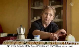 Angela Donato zeigt den Blutsbund
                    der Ndrangheta-Mafia mit 2 Schnitten am inneren
                    Handgelenk