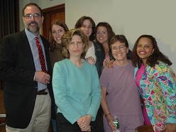 Dr. Peter D'Adamo mit Lehrpersonal seiner
                        Klinik in New York