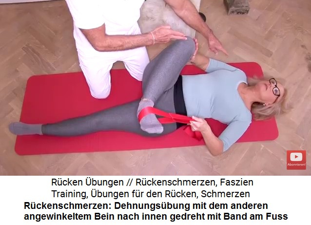 Rckenschmerzen bung
                      3a: Das rechte Bein wird nach oben angewinkelt,
                      nach innen gedreht und mit einer Schlaufe um den
                      Fuss wird der Fuss weiter nach innen gezogen