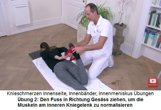 Knieschmerzen an der
                      Innenseite des Knies, bung 2: In Bauchlage den
                      Fuss zum Gesss ziehen, [um den
                      Oberschenkelstrecker (Quadrizeps) zu dehnen] und
                      um so das Knie zu normalisieren