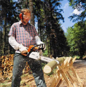 Motors�gen mit Normalbenzin ohne
                            Katalysator verbreiten Krebs