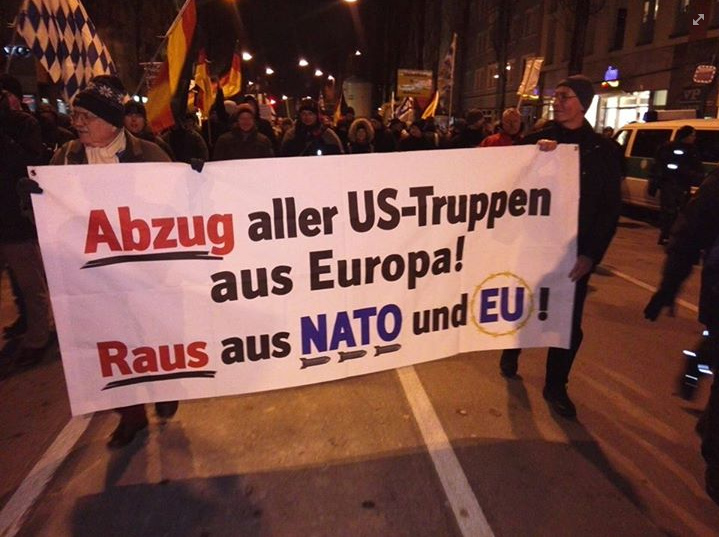 Demonstration in Deutschland
"US"-Truppen raus aus
Deutschland! Deutschland raus aus NATO und
EU! Demonstration in Deutschland
"US"-Truppen raus aus
Deutschland! Deutschland raus aus NATO und
EU!