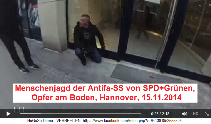 Menschenjagd der
                                        kriminellen Antifa-SS gegen
                                        unbewaffnete Fussballfans, Opfer
                                        am Boden - Hannover, 15.11.2014