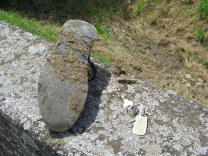 Schuhsohle mit Schl�ssel teilweise geputzt