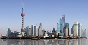 Shanghai, die Skyline einer sinkenden
                            Stadt.