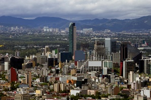 Mexiko-Stadt
                                      mit Wolkenkratzern
