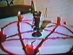 Ritual satanista de sangre con sangre humana